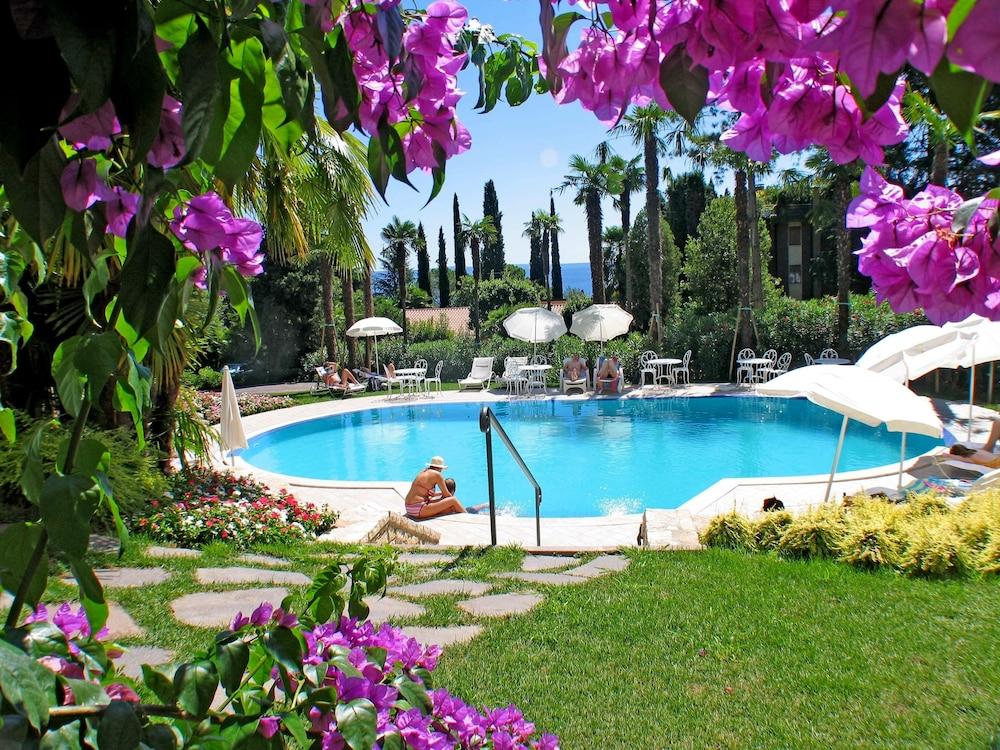 Villa Sofia Hotel Гардоне Ривьера Экстерьер фото