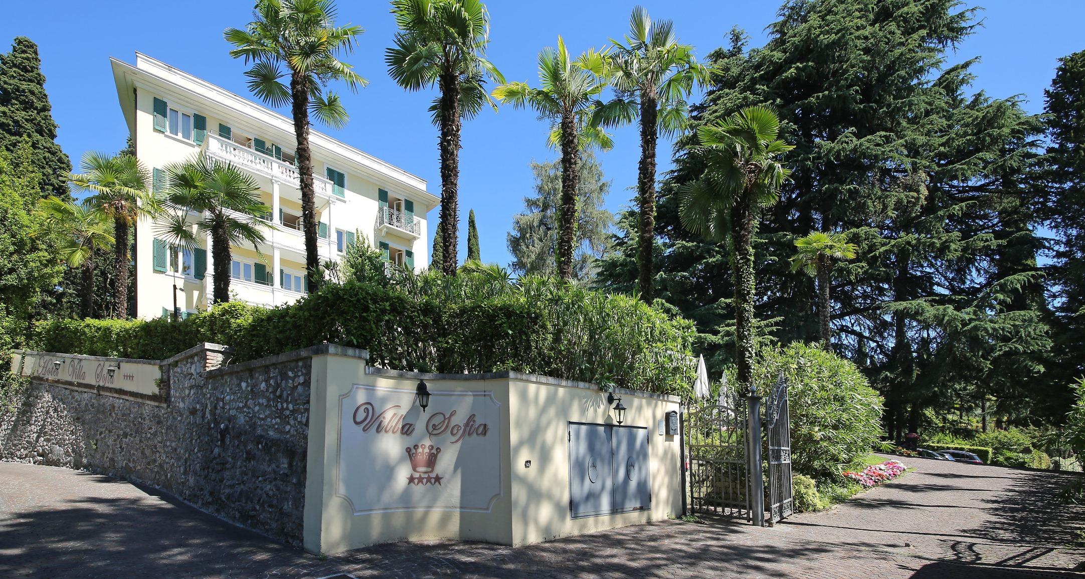 Villa Sofia Hotel Гардоне Ривьера Экстерьер фото