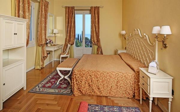 Villa Sofia Hotel Гардоне Ривьера Экстерьер фото