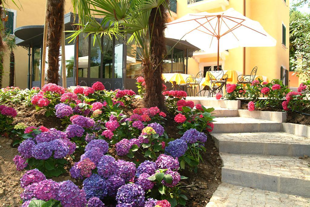 Villa Sofia Hotel Гардоне Ривьера Экстерьер фото