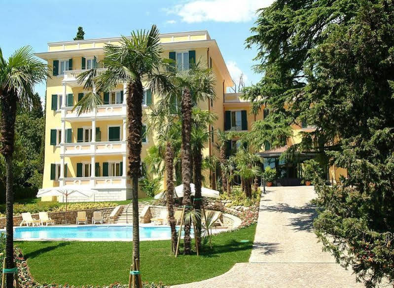 Villa Sofia Hotel Гардоне Ривьера Экстерьер фото